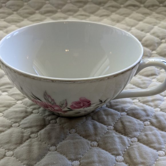 Vintage Floral Mismatched Fine China Tea Party Serving 3 Piece Set - Picture 7 of 12